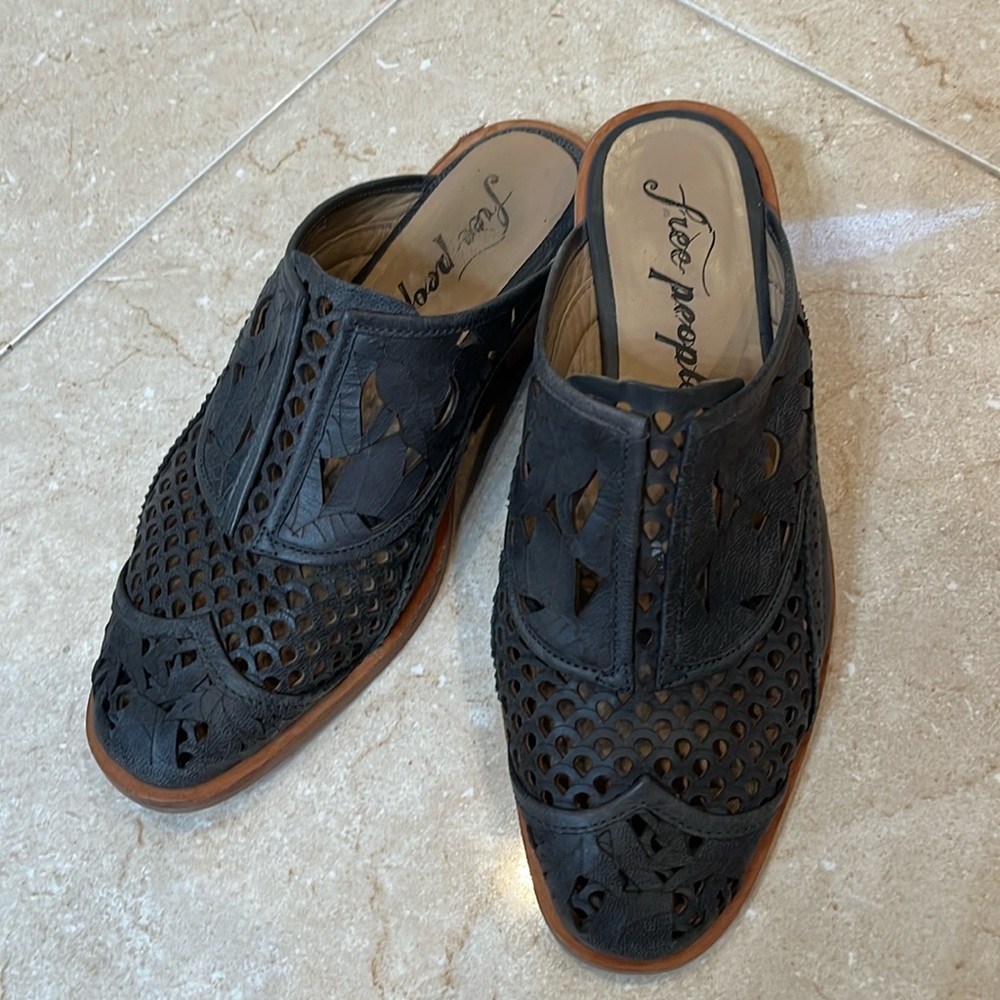 Free People Slides